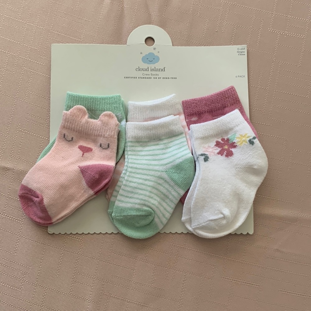 Baby socks 6pcs never worn and great condition